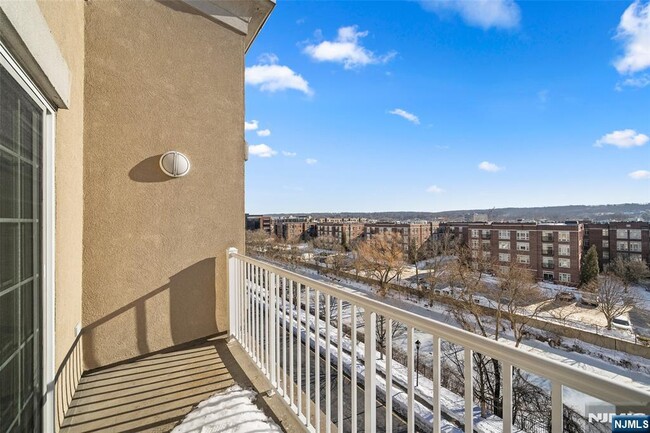 Building Photo - 2404 Windsor Park Ct