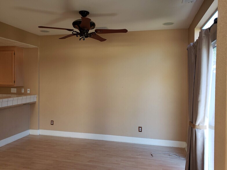 Building Photo - 409 Trailhead Way