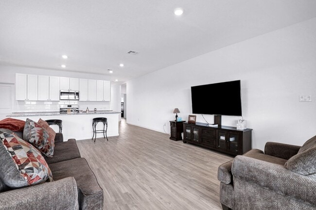 Building Photo - ***APPLICATION CURRENTLY UNDER REVIEW***Ca...