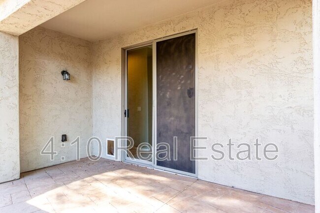 Building Photo - 3632 E Sebastian Ln