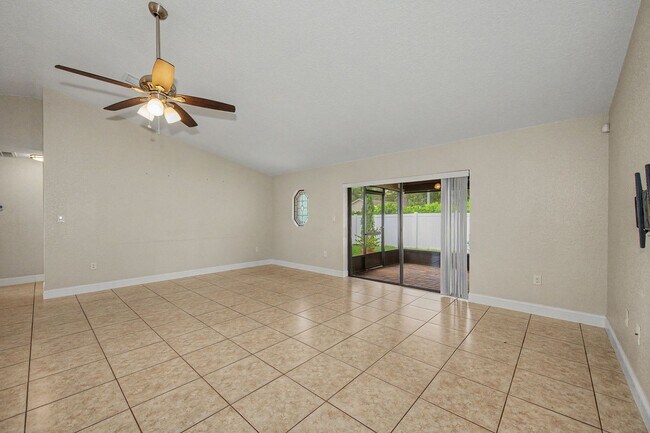 Building Photo - 4449 Foxboro Dr