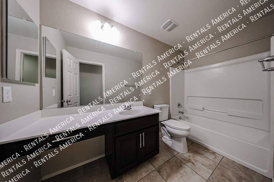 Building Photo - 270 N Scott Dr