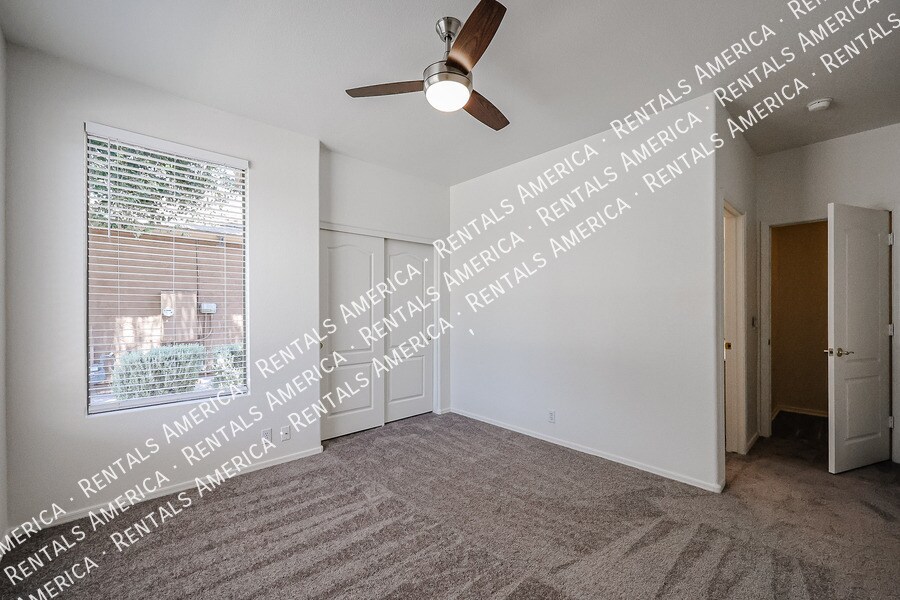 Building Photo - 263 N Kimberlee Way
