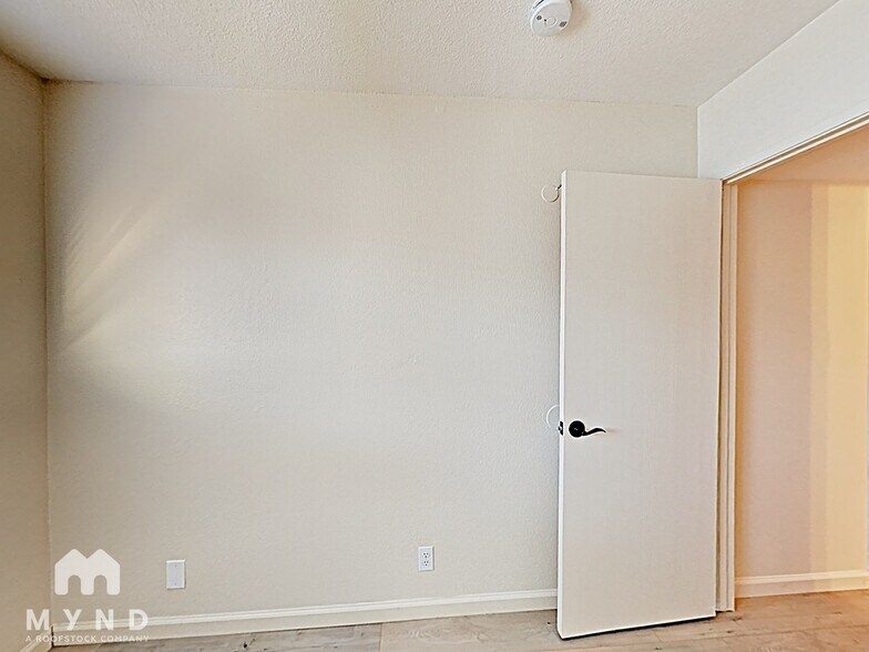 Building Photo - 6955 Greenback Ln