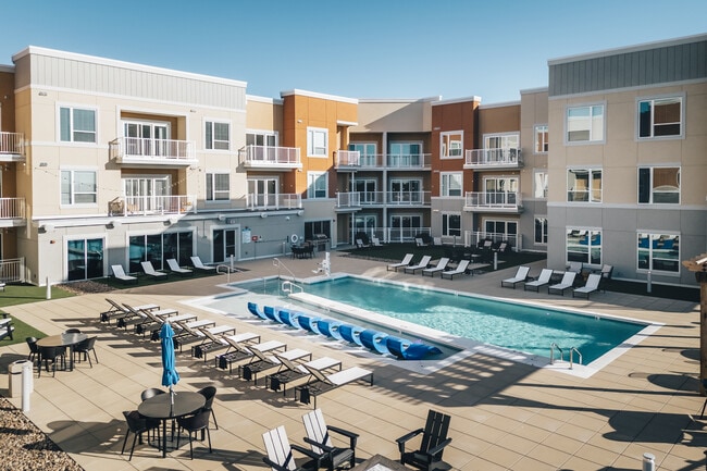 Building Photo - Skylofts at the Heritage