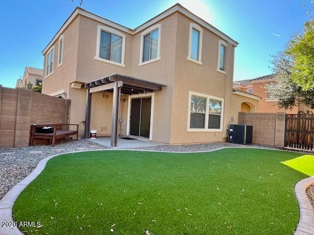 Building Photo - 3340 E Franklin Ave