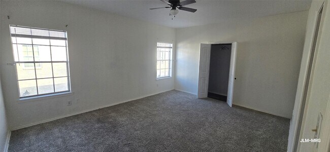 Building Photo - 17471 Red Oak Dr