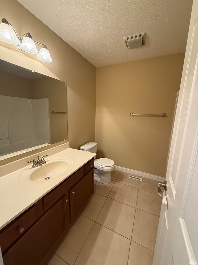 Building Photo - 10700 Tecumseh Dr