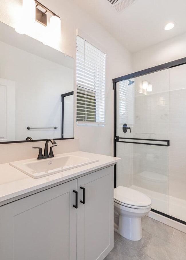 Building Photo - New Tesoro Viejo home with 3 bedrooms, 3 b...