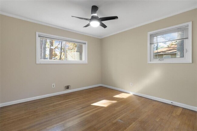 Building Photo - 2958 Harcourt Dr