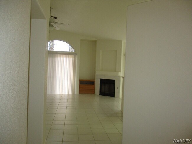 Building Photo - 2164 Hi Jolly Dr