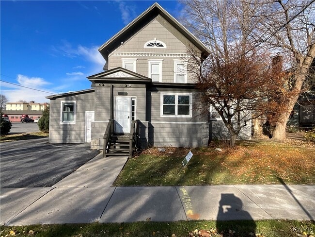 Building Photo - 127 Winslow St