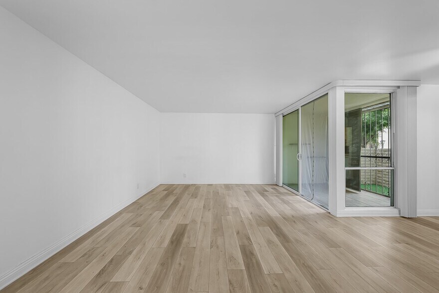 Building Photo - 4843 Collwood Blvd