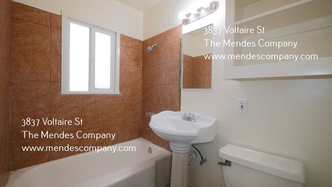 Building Photo - 3837 Voltaire St