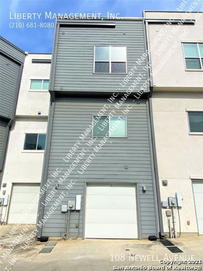 Building Photo - 2BR/3.5 bath rental townhouse near Pearl B...