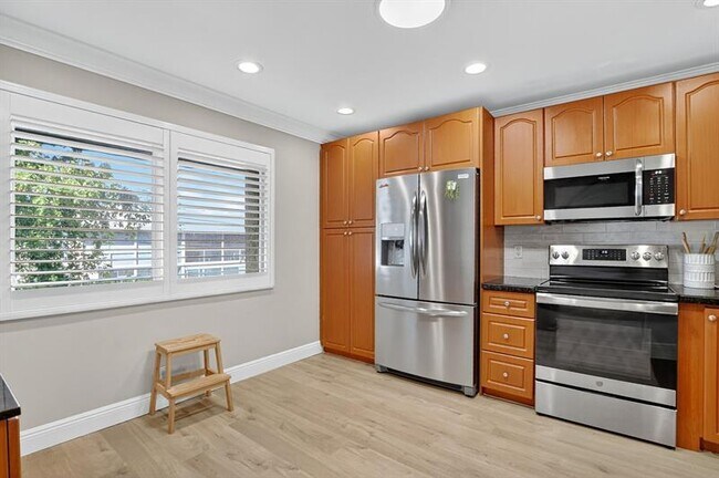 Building Photo - 55 SE 14th St