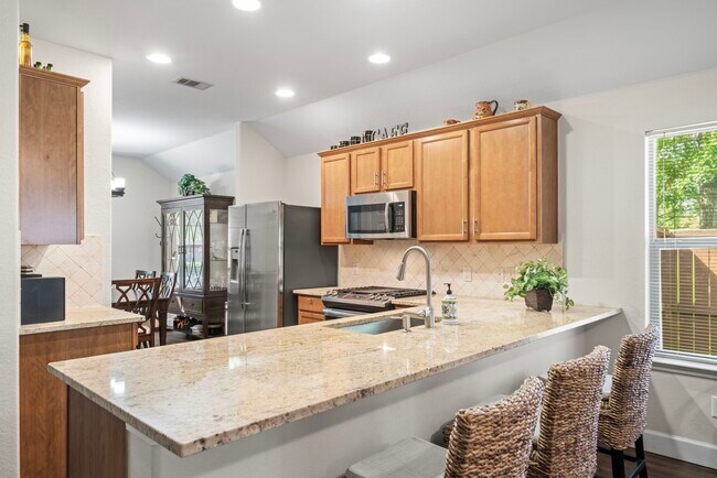 Building Photo - 25803 Orchard Knoll Ln