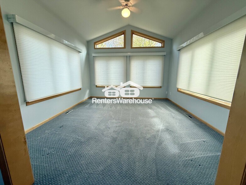 Building Photo - 9536 Windflower Pl N