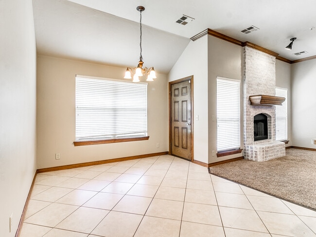 Building Photo - 15609 Traditions Dr