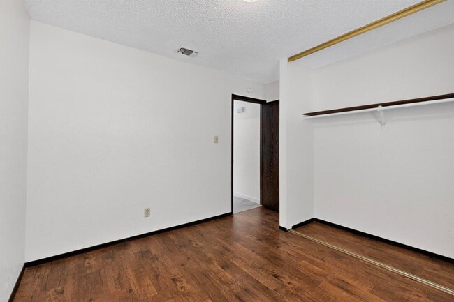 Building Photo - 6605 Bluestone St