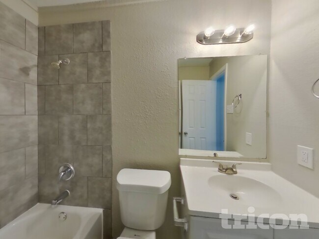 Building Photo - 4111 Sunrise Crest Dr