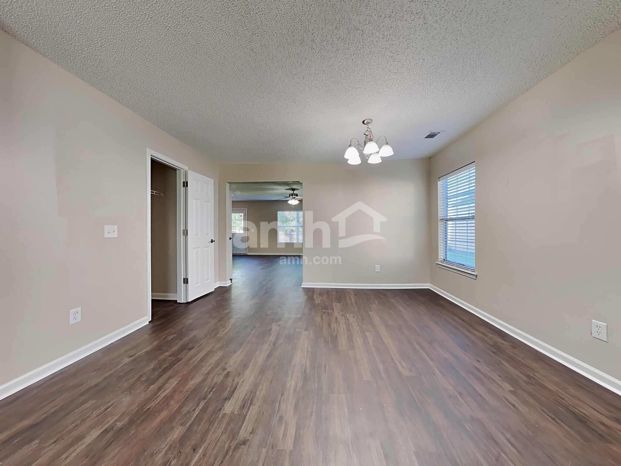 Building Photo - 2030 Clipstone Dr