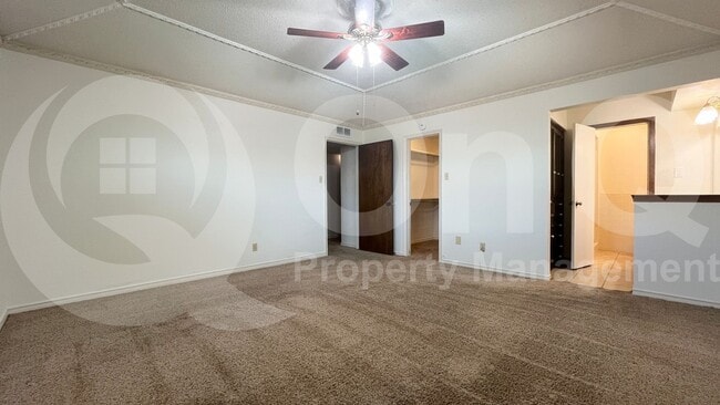 Building Photo - 1305 Guildford St