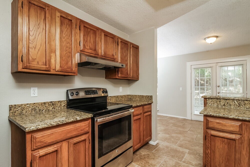 Building Photo - 6803 Highland Bluffs