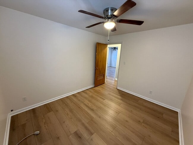 Building Photo - 5 Bedroom Home; Millcreek; 2800 sq ft; Large Fenced Yard