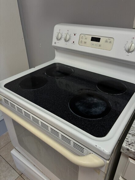 Building Photo - 538 Glenvale Dr