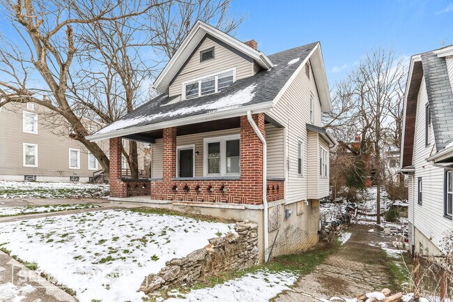 Building Photo - 922 Wells St