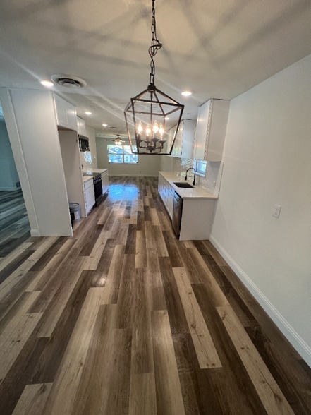 Building Photo - 1501 W Chestnut St