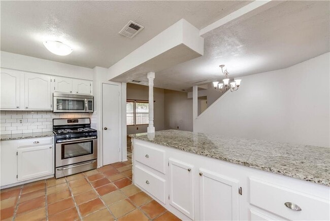 Building Photo - 4200 Everest Ln