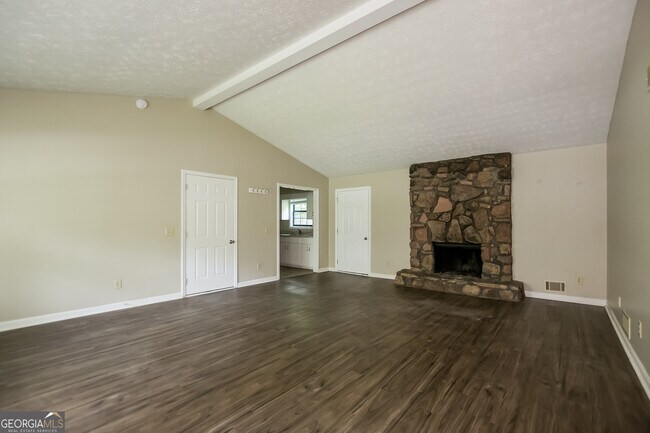 Building Photo - 4554 Cresant Ln