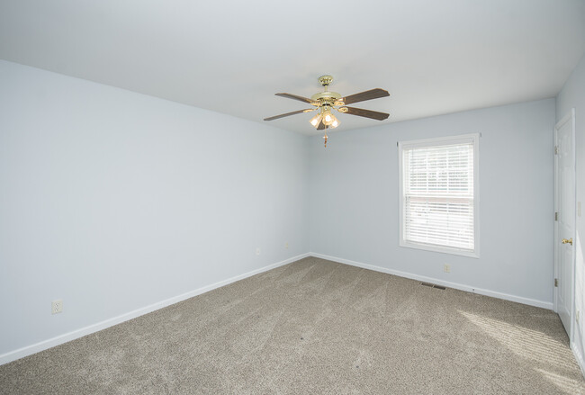 Building Photo - 20 Cheltenham Dr