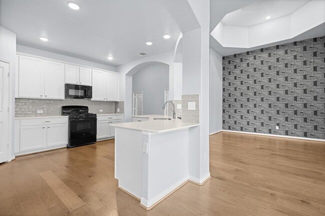 Building Photo - 133 Camella St
