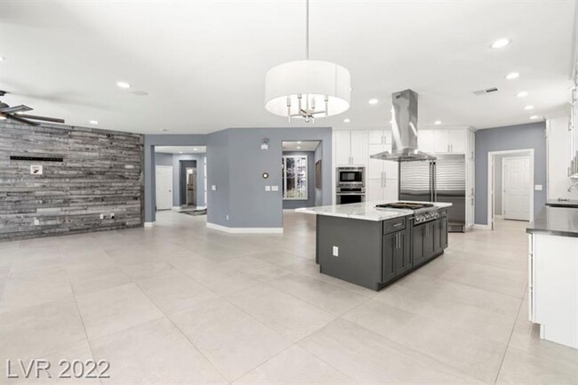 Building Photo - Recently remodeled 5 BEDROOMs/4 bathrooms,...