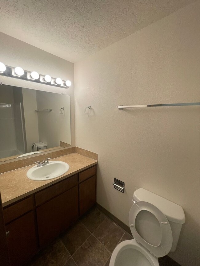 Building Photo - 3 bed 2 bath house in South Salem!