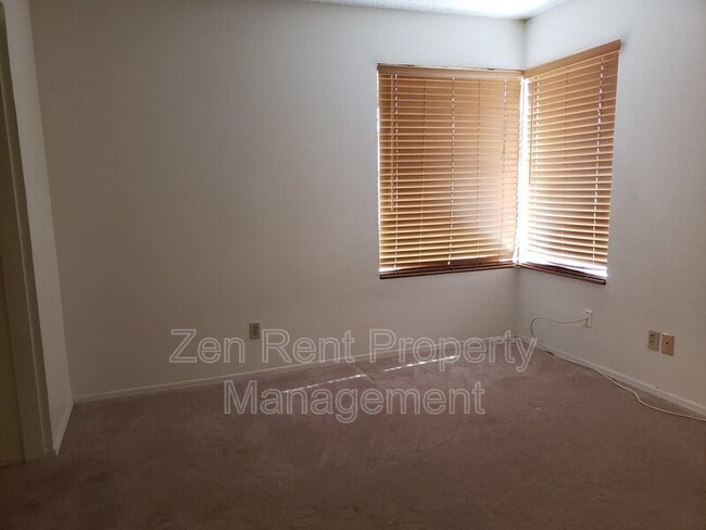 Building Photo - 4443 N 84th Ln