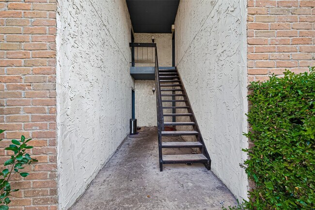 Building Photo - 8360 Jorine Dr