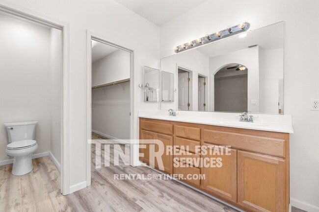 Building Photo - 51 Tulip Tree Cir