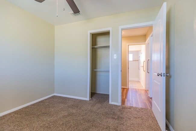 Building Photo - Charming 3 Bed 1 Bath Home