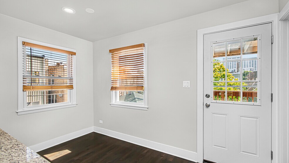 Building Photo - 6459 N Wayne Ave