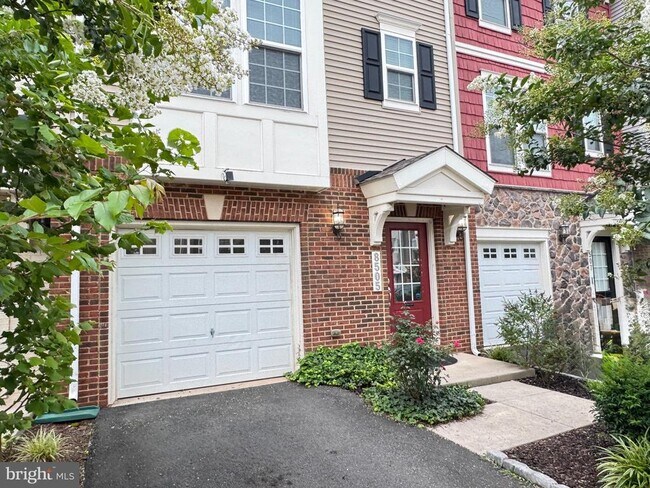 Building Photo - 8505 Craggan Ln