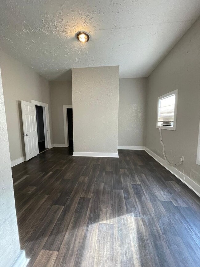 Building Photo - Great 4/2 property with recent updates!