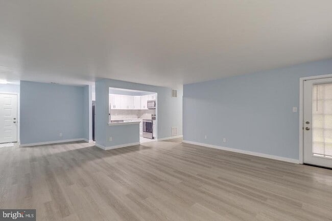 Building Photo - 1929 The Woods II