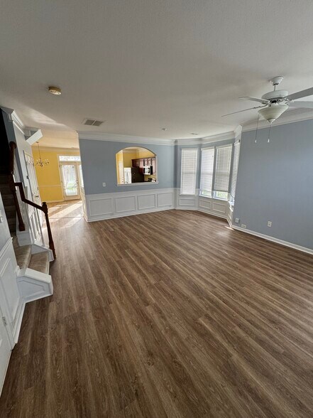 Building Photo - 9358 Greenheather Dr