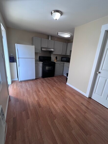 Building Photo - 29 Phylis Dr