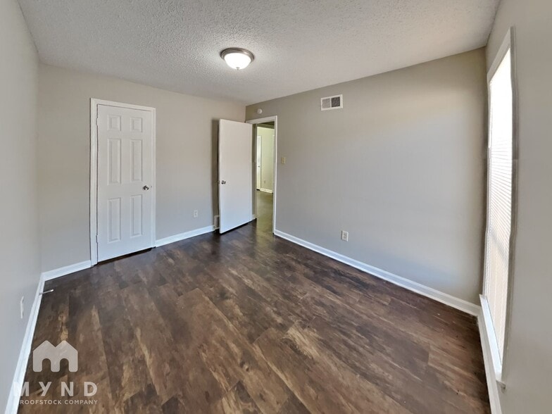 Building Photo - 4578 Crump Rd