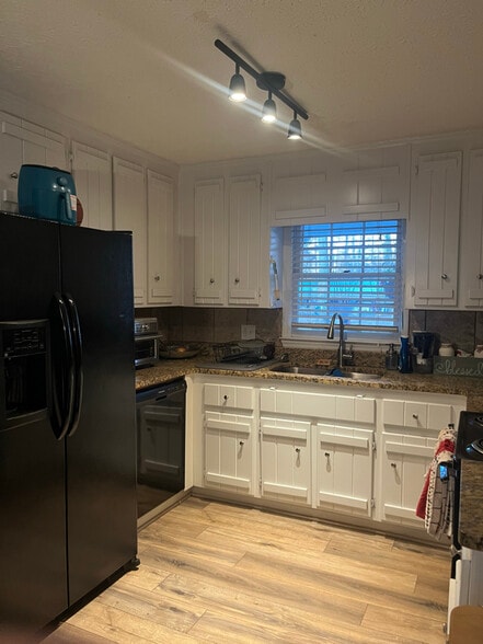 Building Photo - 142 Wanda Ave